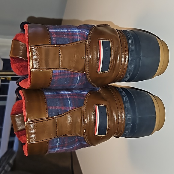 Women's Tommy Hilfiger Roberta Duck Boots. - Picture 2 of 10